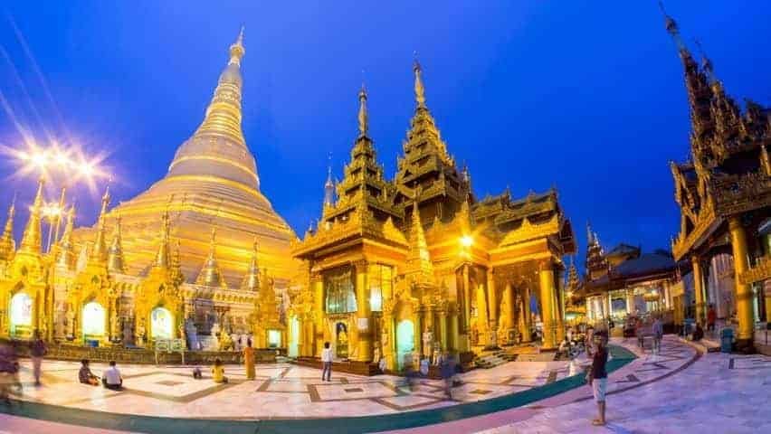Shwedagon-pagadoen-i-Myanmar
