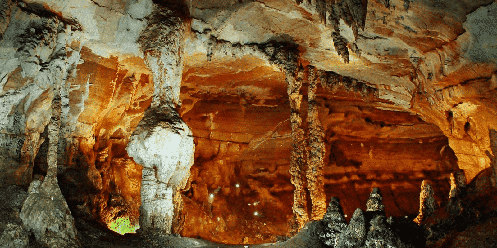 dark cave vietnam 2