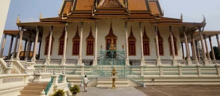 Phnom Penh: Oplev Cambodias sjæl og historie