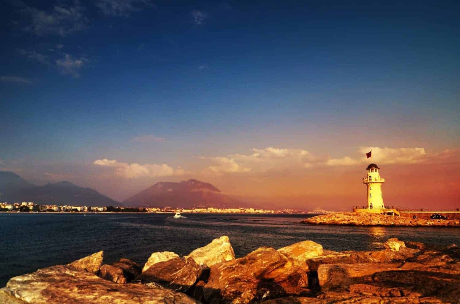 Alanya Lighthouse at the entrance to the city´s harbour