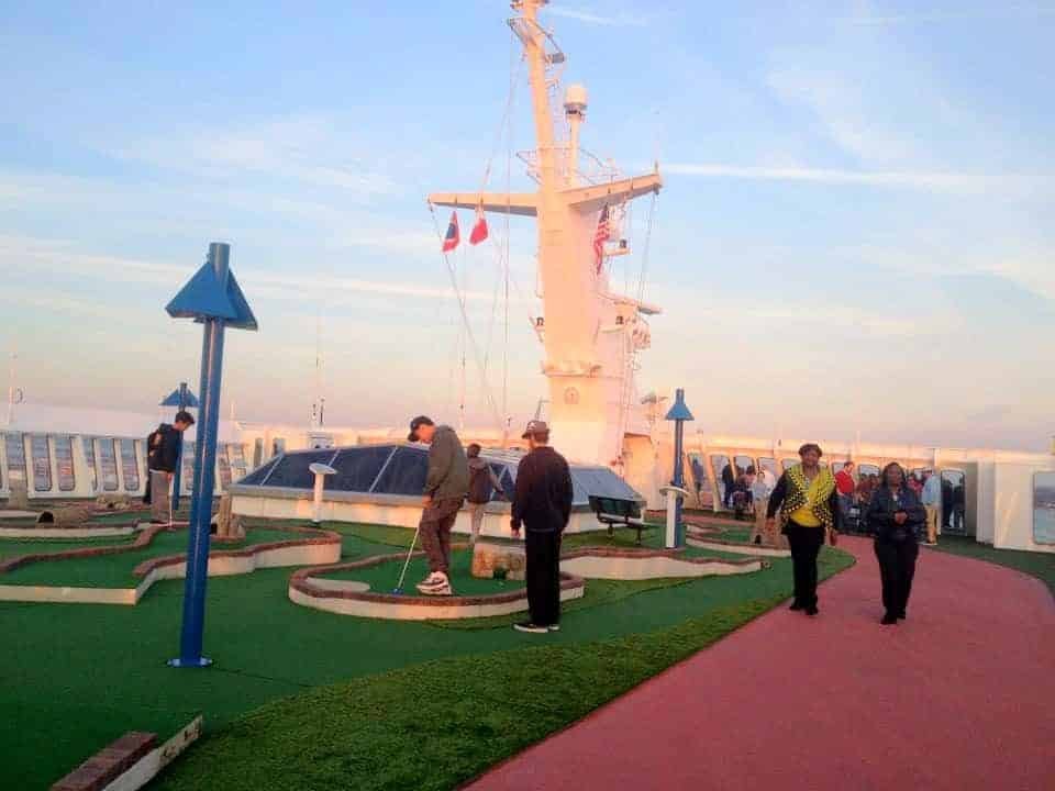 Florida cruise 1. ready for ocean mini golf