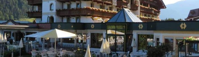 Hotel Larchenhof pool side