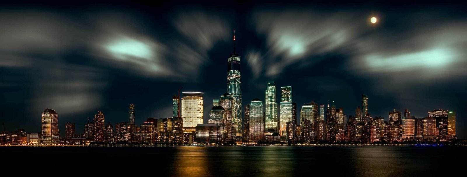New York Skyline from Newport.Top 15 places to visit in the US