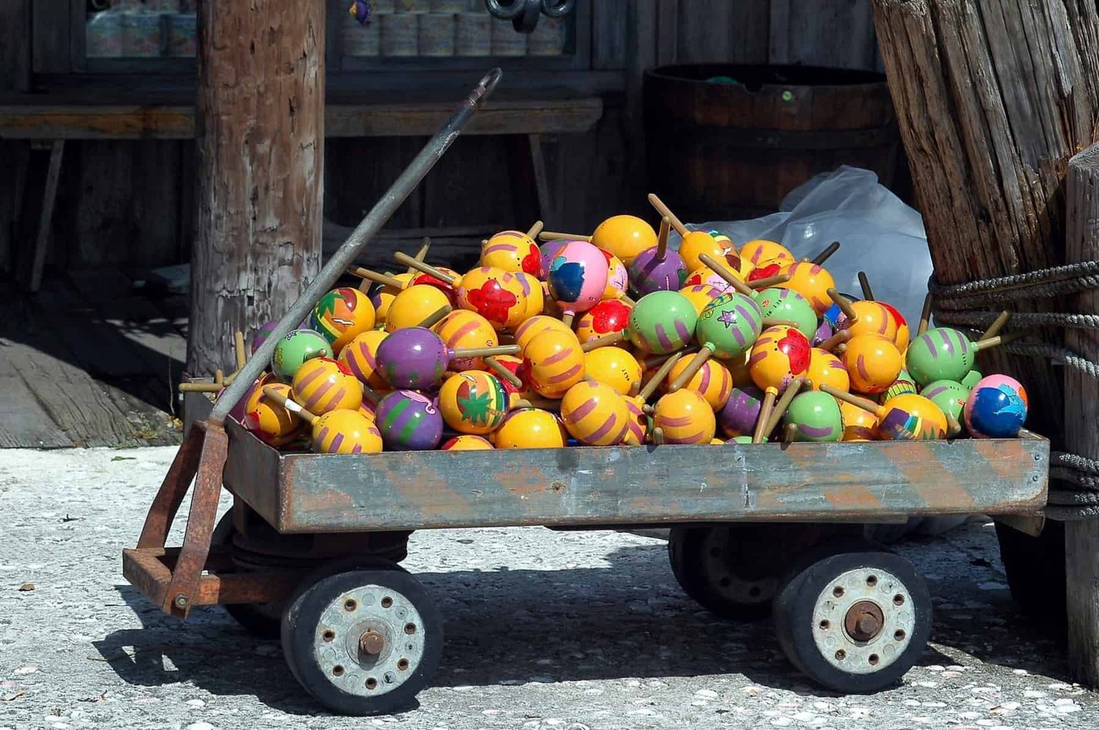 colorful-maracas-for-sale Cuba