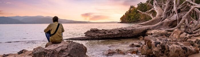 Adventure travel in Asia. Andaman, turist nyde strand solnedgang med naturskønne landskab udsigt på Chidiya Tapu Port Blair Andaman, Indien