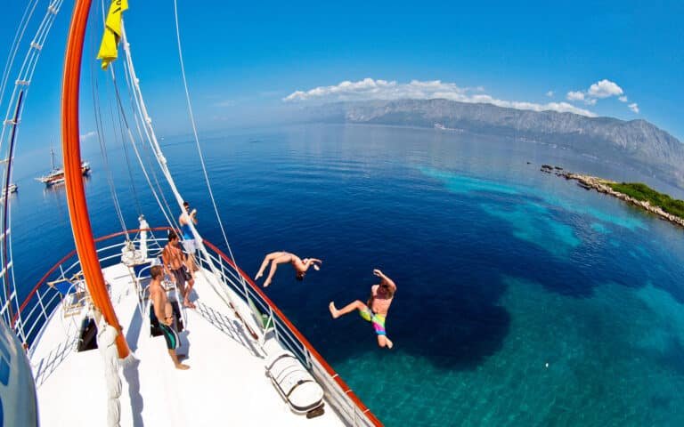 Sailing-in-Croatia-with-Topdeck-Travel