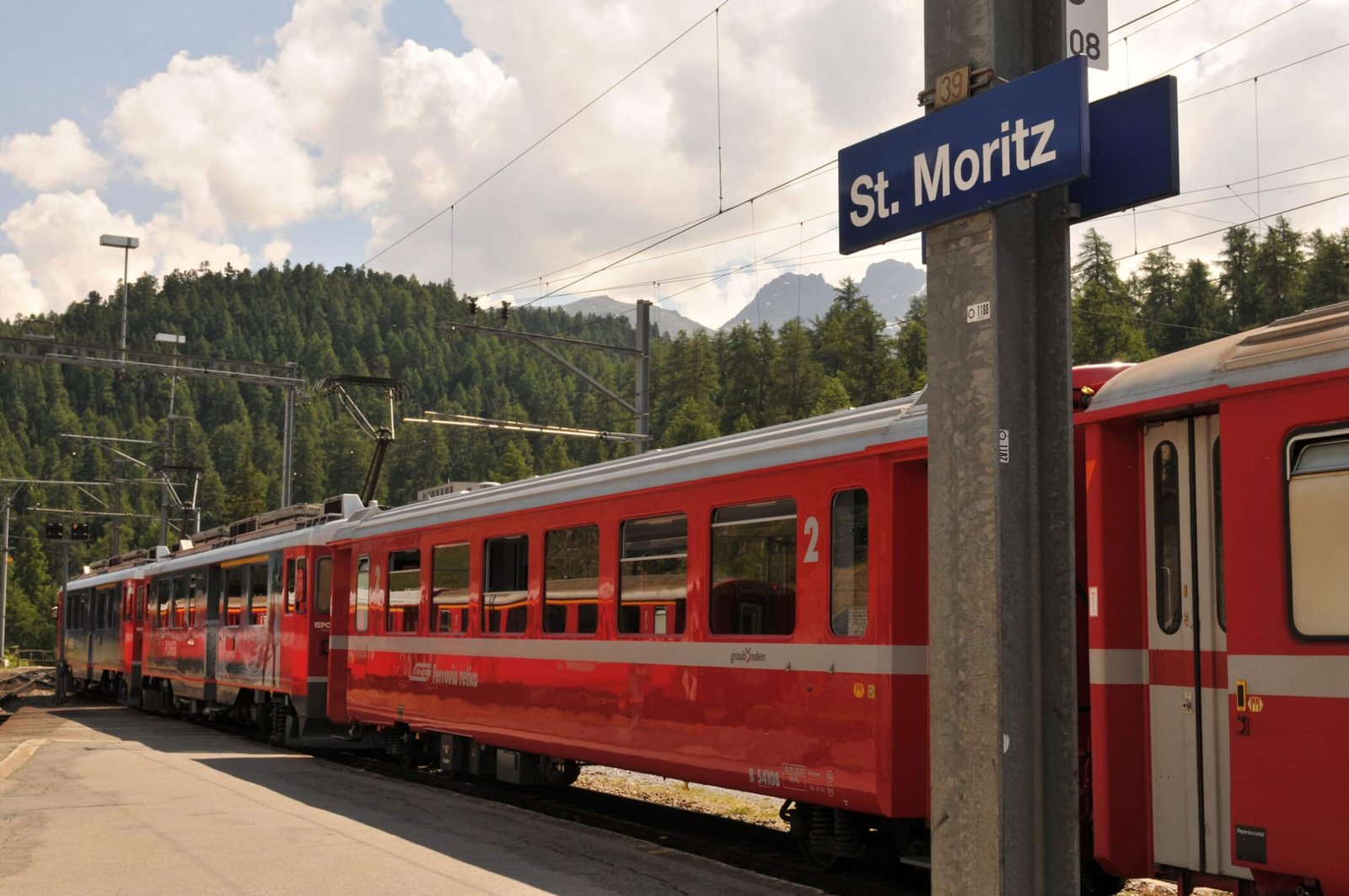 The Unesco World Heritage train trips starts in Chur and ends in St. Moritz