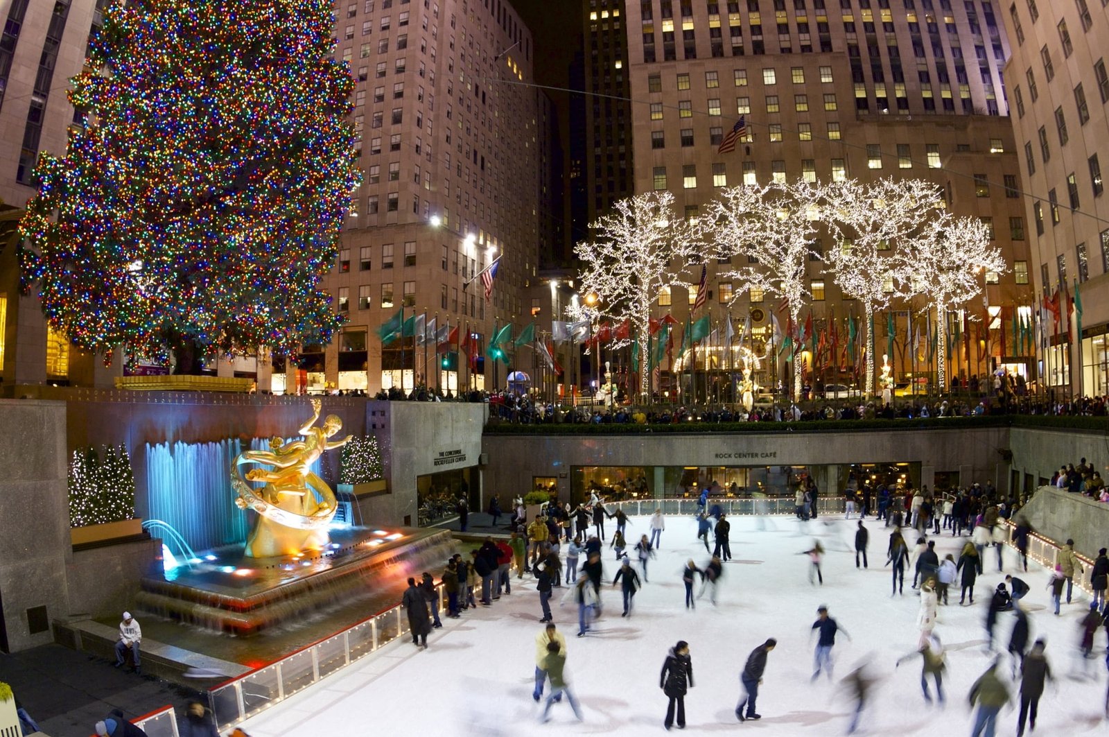 Rockefeller Center in New York, Ice skating