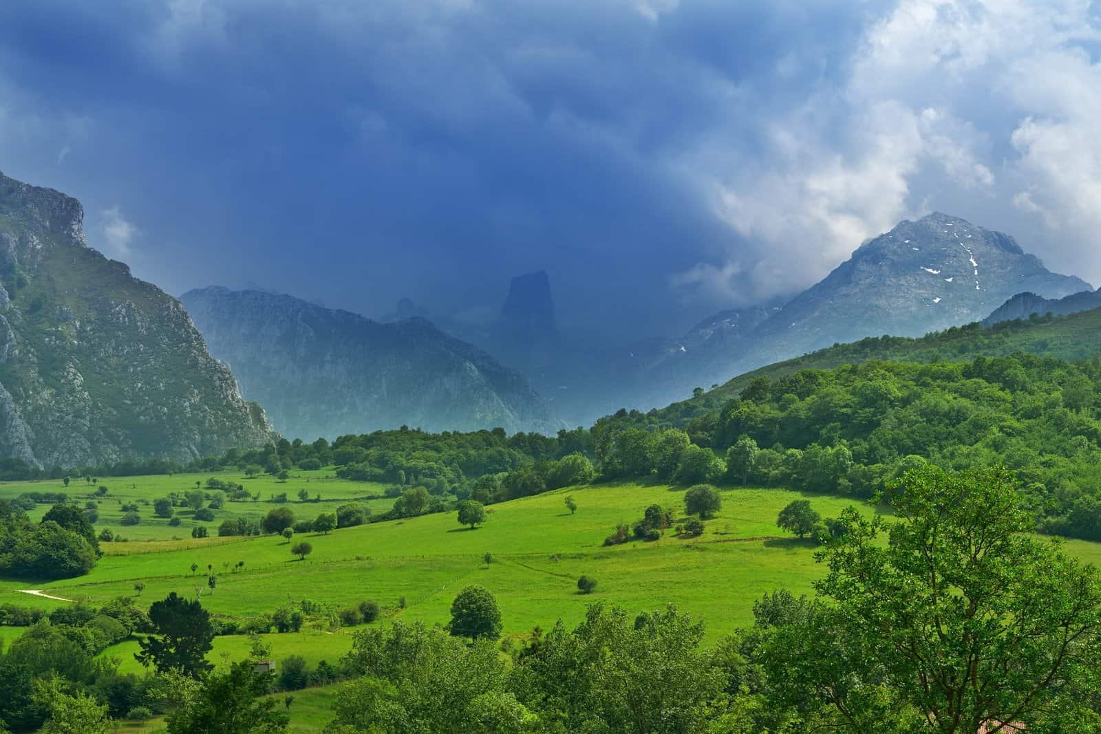Naranjo de Bulnes peak Urriellu in Picos de Europa imm Asturias
