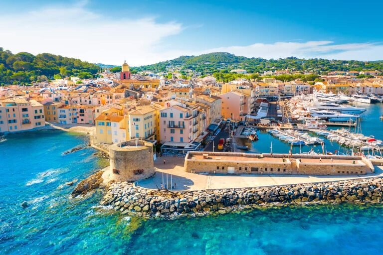 Saint-Tropez is one of the most famous and exclusive destinations on the French Riviera. Located in the south of France in the Provence-Alpes-Côte d'Azur region