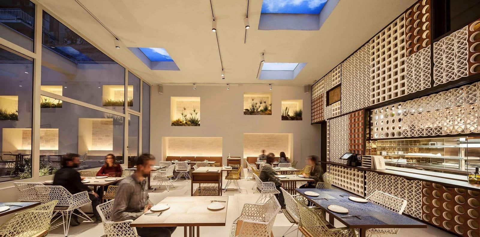 Spain has a rich and diverse culiDisfrutar.20 best restaurants in Spain?nary scene, with many excellent restaurants across the country. Here are 20 of the best restaurants in Spain.