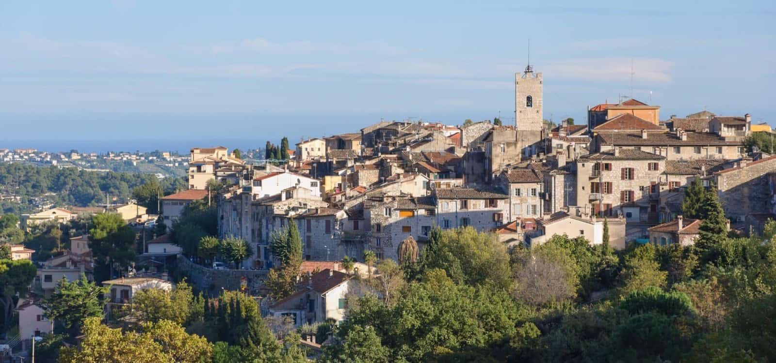 Vence is a beautiful town nestled in the hills of the French Riviera, about 13 kilometers (8 miles) north of Nice. It has a population of around 18,000 people and is known for its art, history, and stunning views.