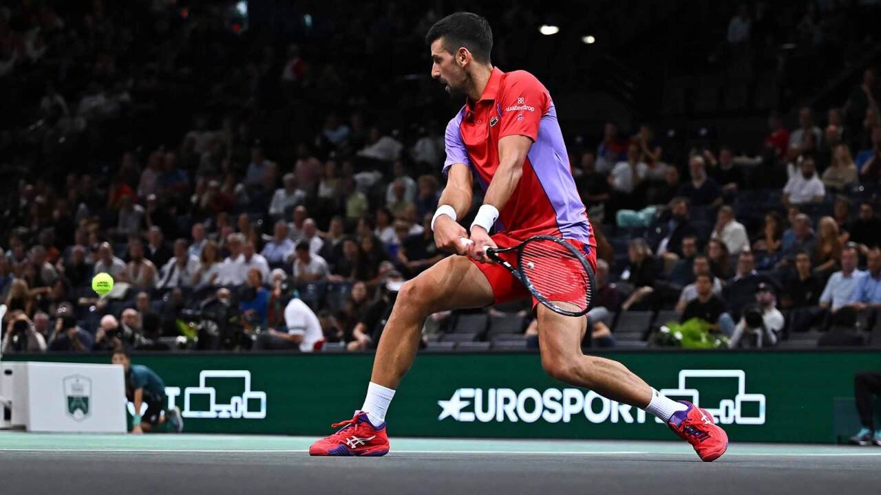 Djokovic continues to dominate in the Rolex Paris Masters