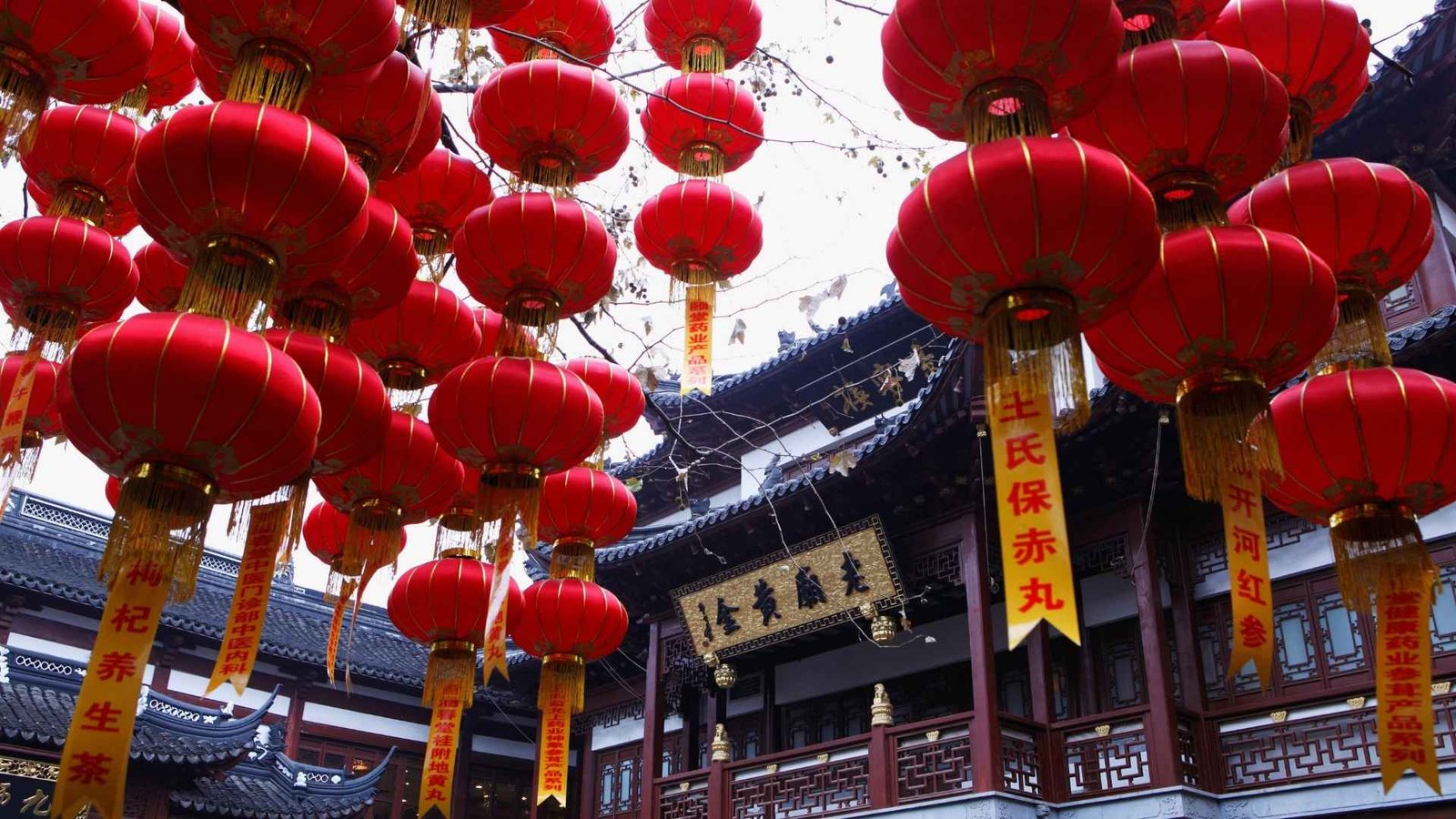 Hanging red lanterns in Yu Yuan Gardens, Shanghai – a classic sight during the New Year festivities.